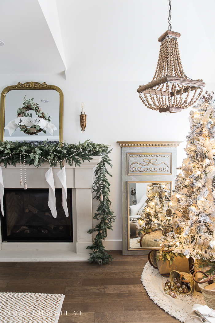 Five Holiday Mantel Ideas For Your New Home 4 #movewithgreens