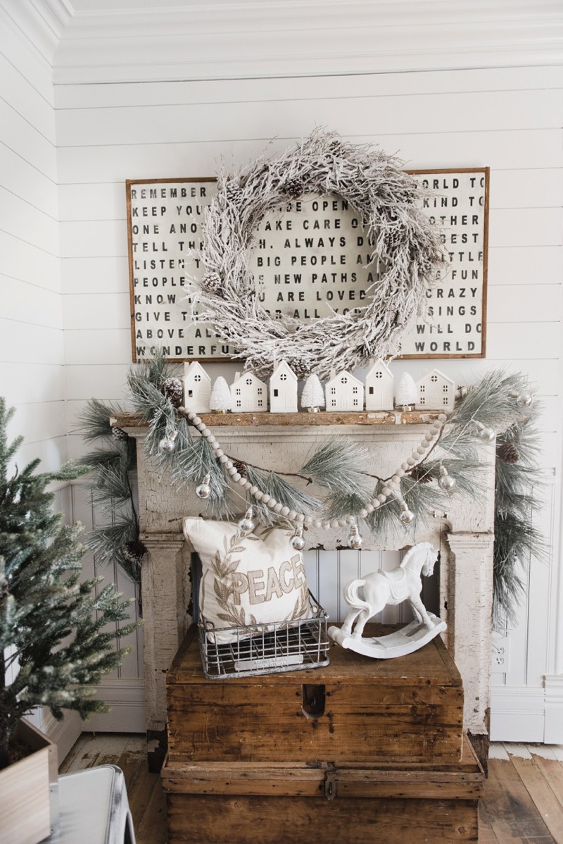 Five Holiday Mantel Ideas For Your New Home 5 #movewithgreens