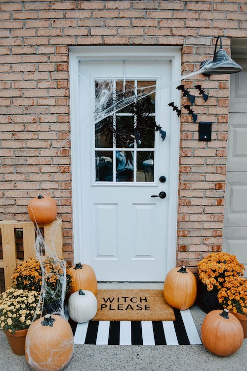 Haunted Halloween Porches For Your New Home - #MoveWithGreens1